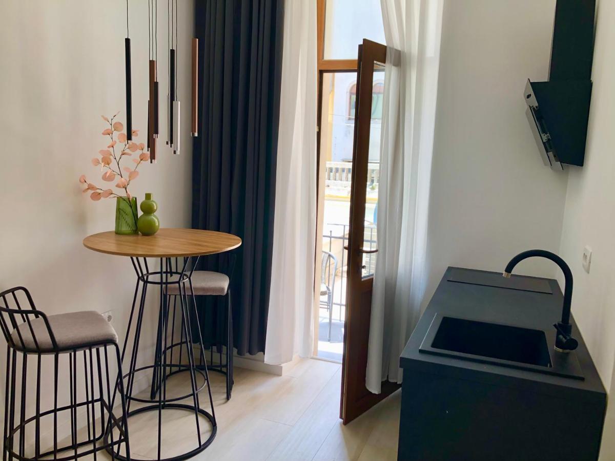 Hedone City Luxury Apartments With Free Parking Пула Экстерьер фото