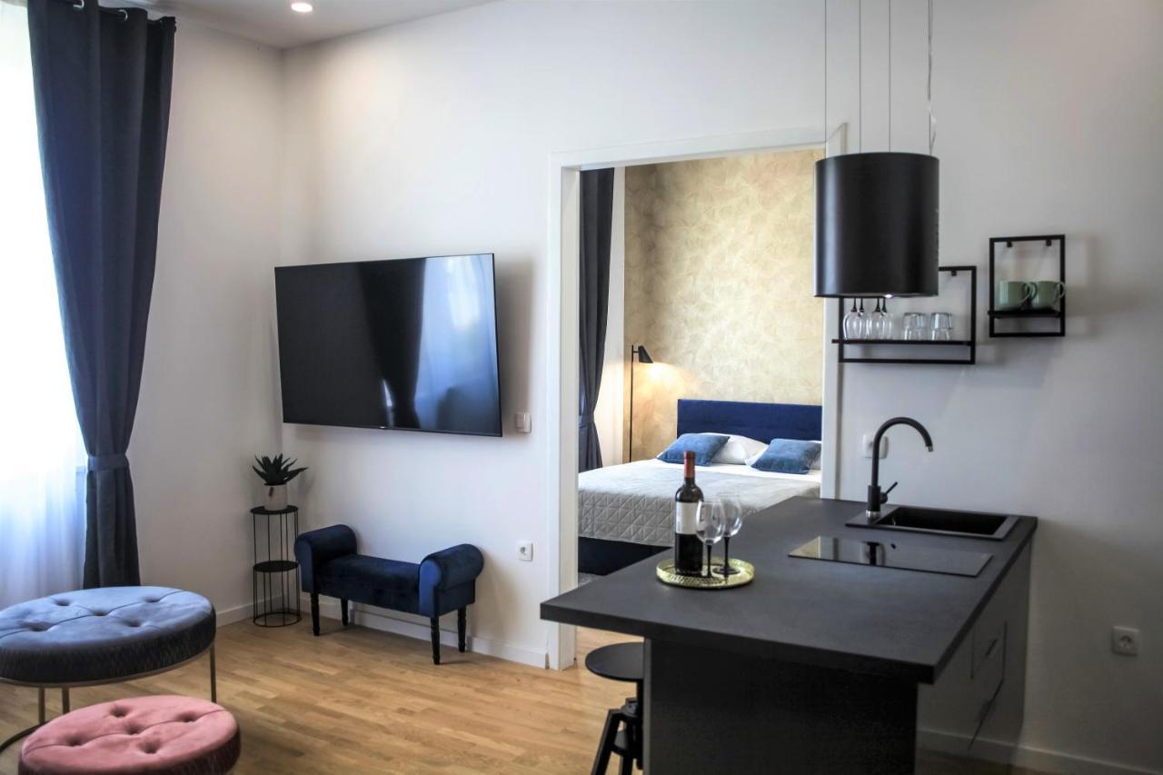 Hedone City Luxury Apartments With Free Parking Пула Экстерьер фото