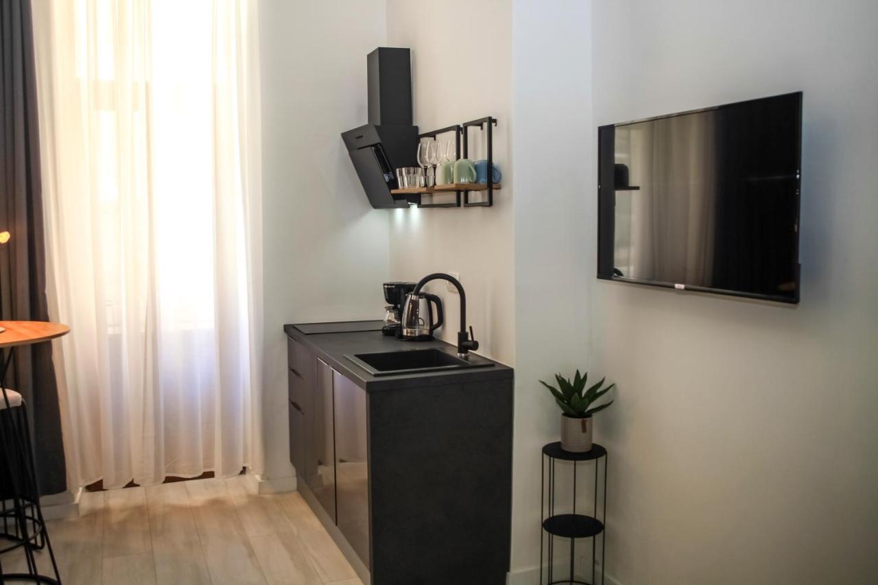Hedone City Luxury Apartments With Free Parking Пула Экстерьер фото