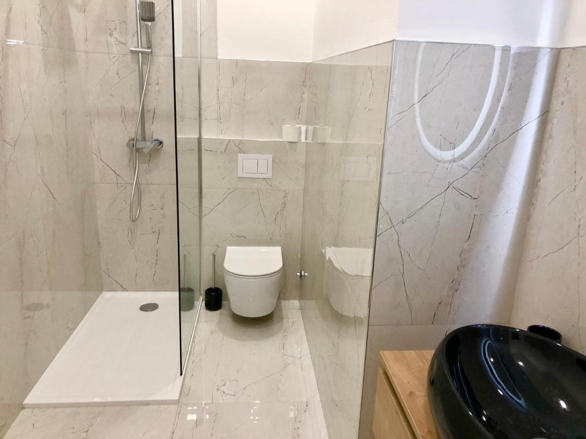 Hedone City Luxury Apartments With Free Parking Пула Экстерьер фото