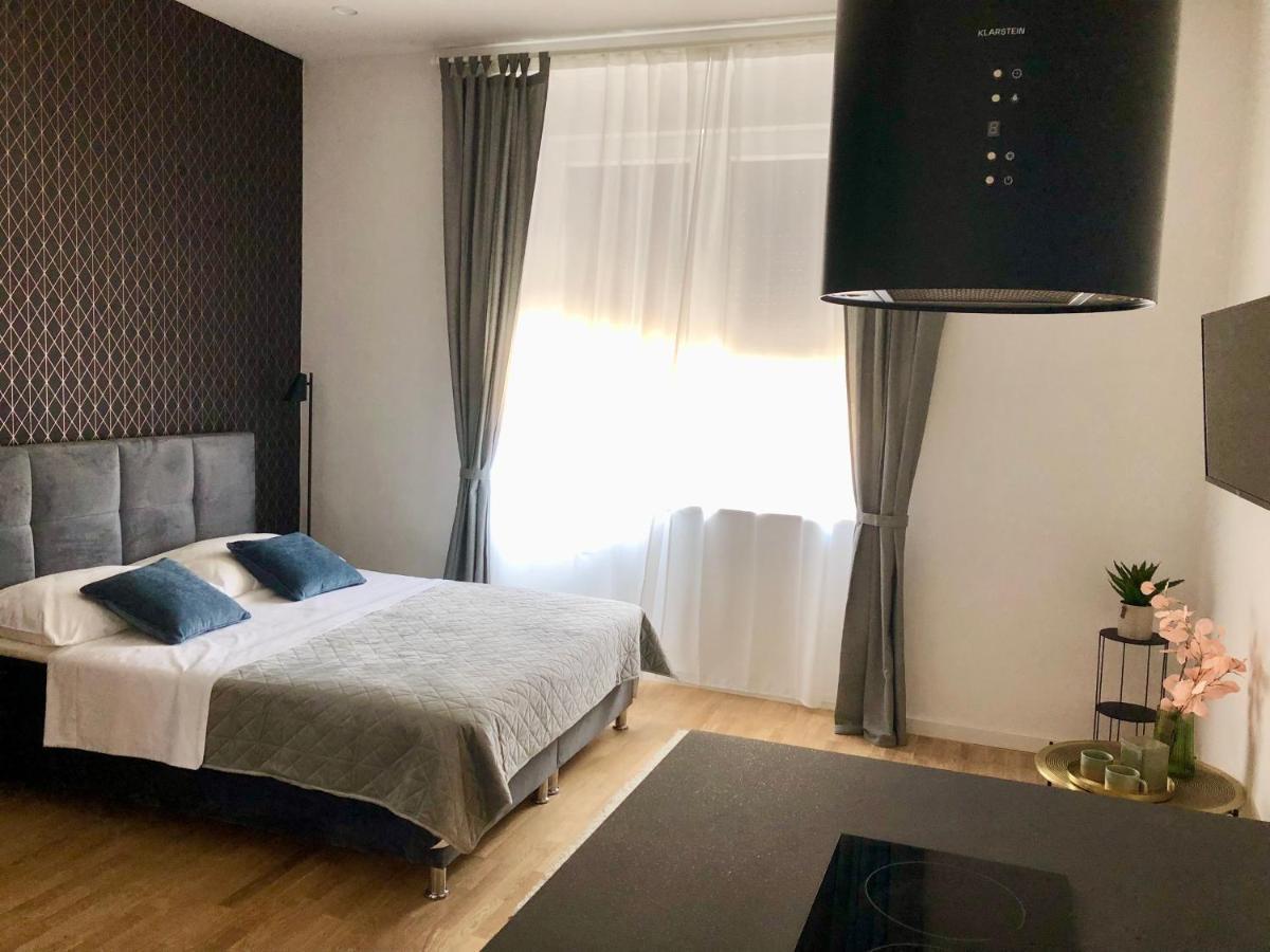 Hedone City Luxury Apartments With Free Parking Пула Экстерьер фото