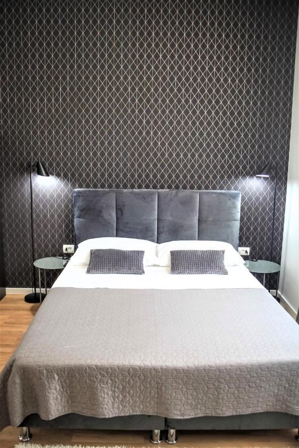 Hedone City Luxury Apartments With Free Parking Пула Экстерьер фото
